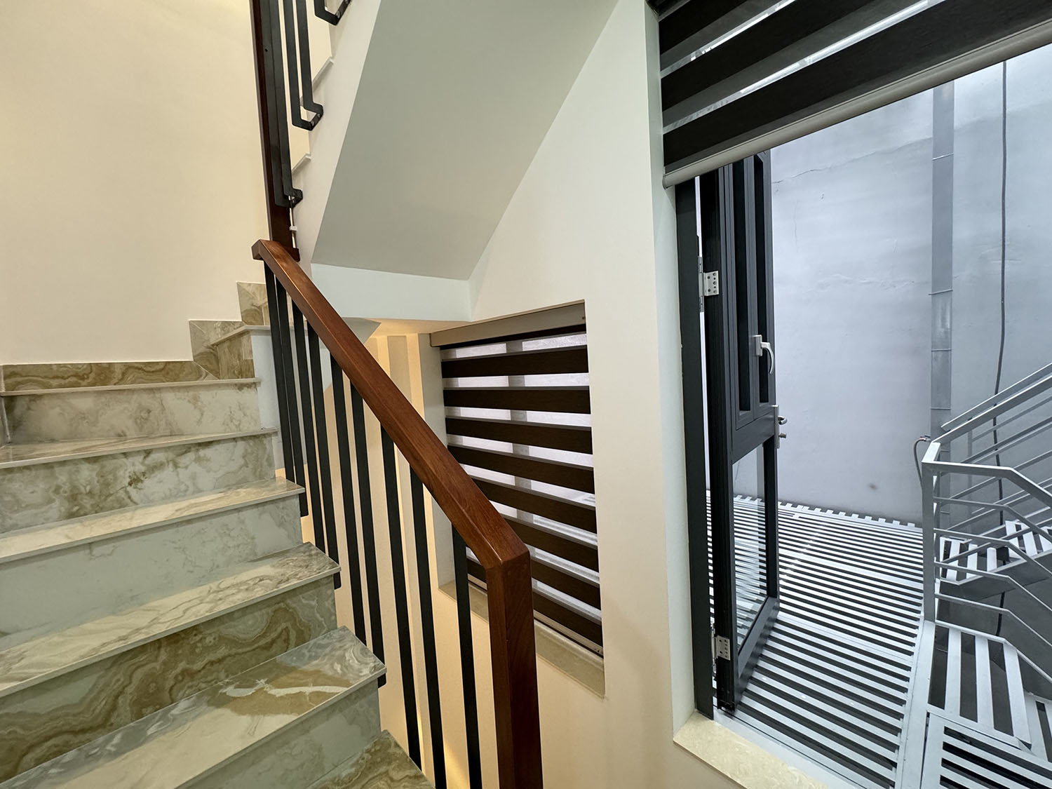 Siêu phẩm Hầm, 4Lầu, ST, thang máy (4,75x17=80,75m2) full nội thất cao cấp đường nội bộ 12m khu VIP 3 tháng 2